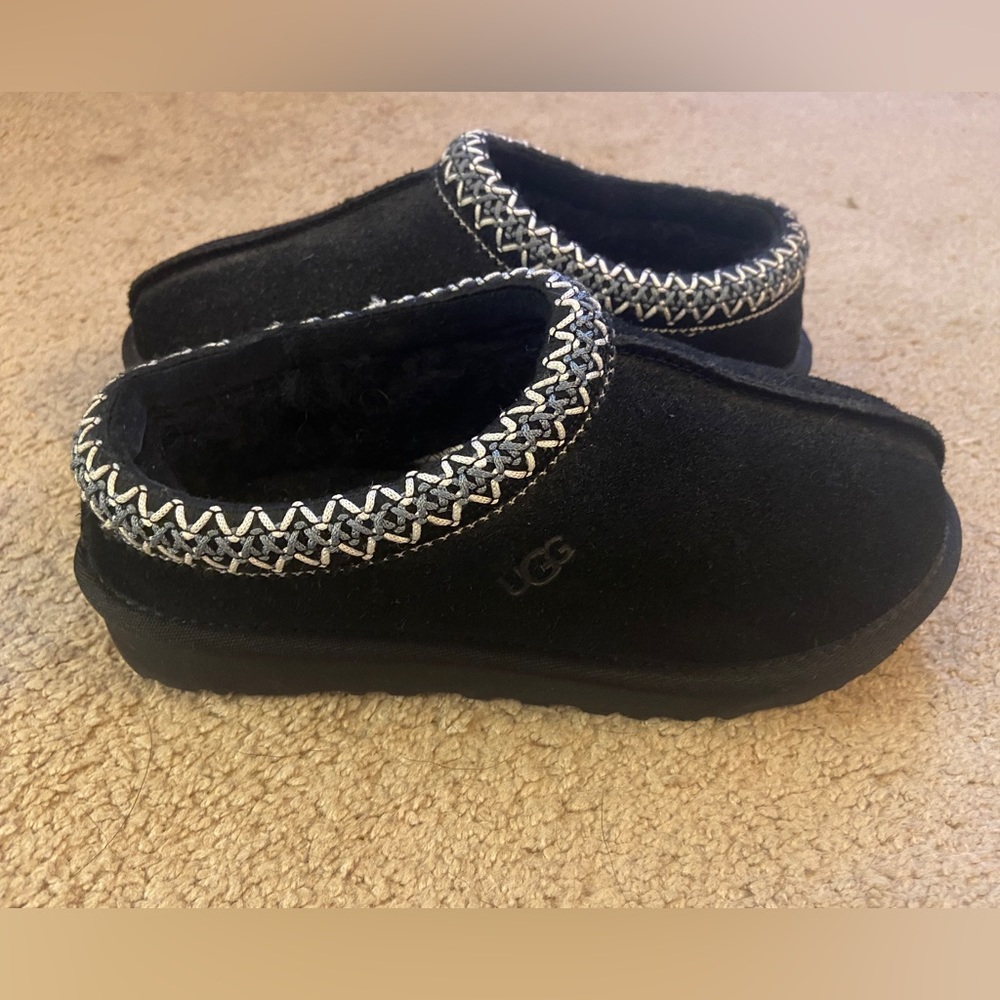 Black Tasman Ugg Slippers